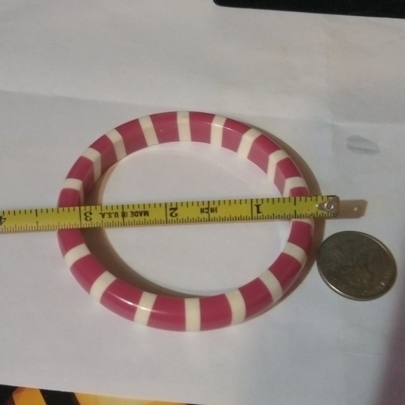 Vintage bangle bracelet candy stripe lucite (sku 7023) - Picture 6 of 6